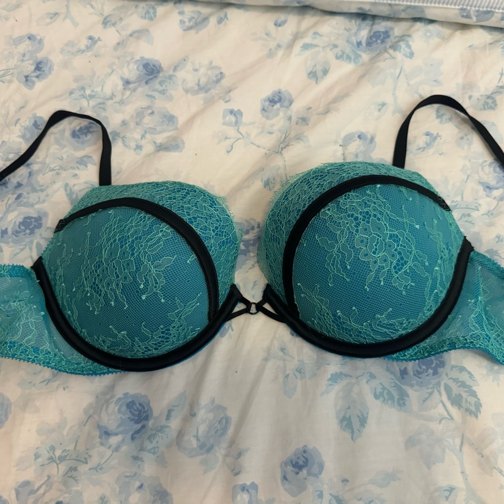 Victoria’s Secret push up bra 34D